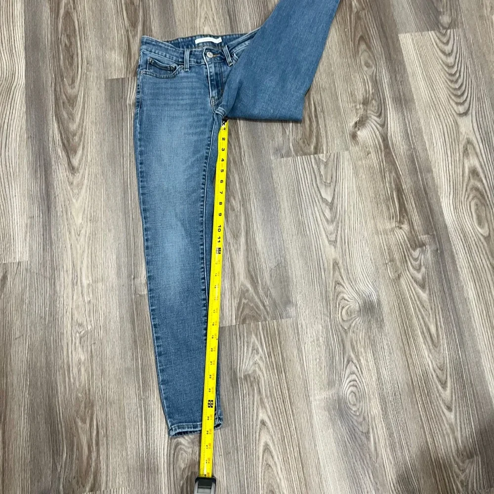 Levis levi 711